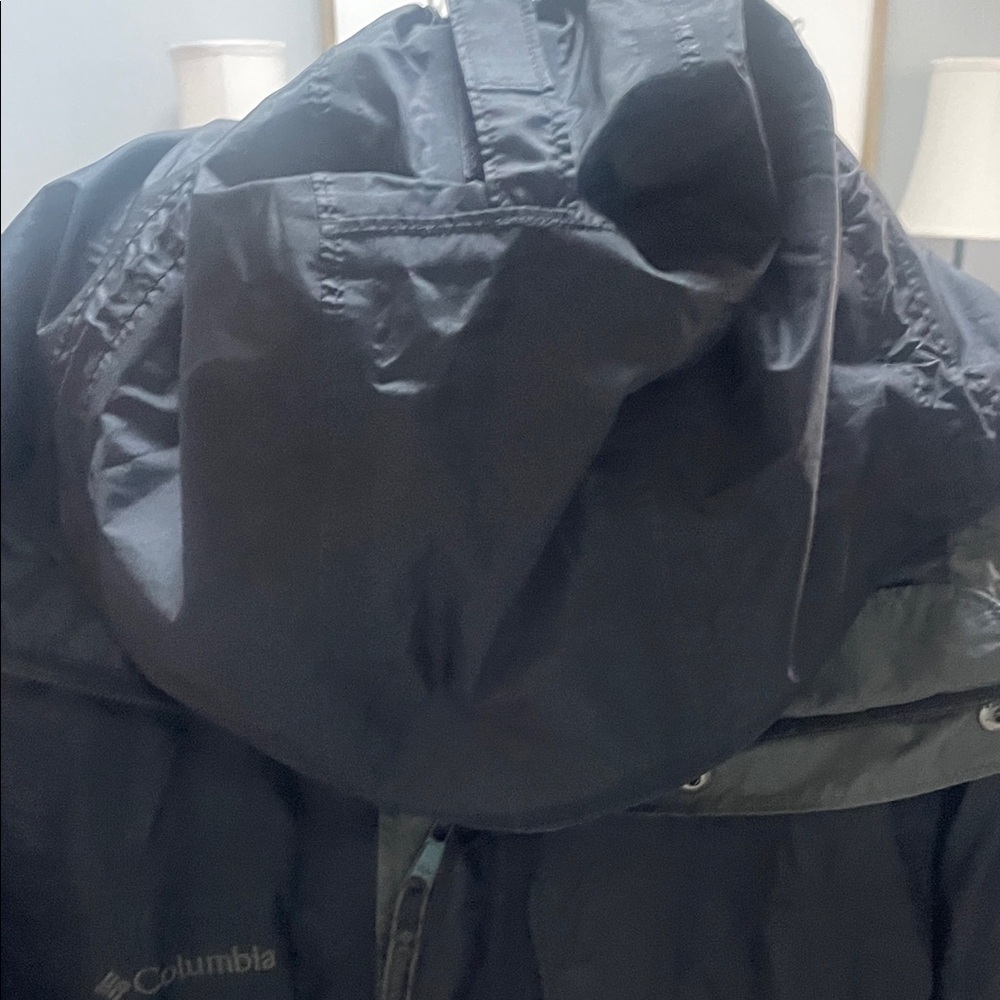 Summer Sale Markdown Columbia Men Black Hooded Raincoat Lgth 28”, Pit to Pit 24” - Picture 12 of 16